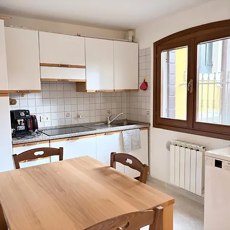 Mariana's By Venicescape Apartment *