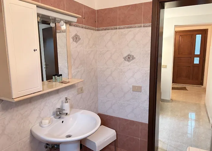 Mariana's By Venicescape Apartment *